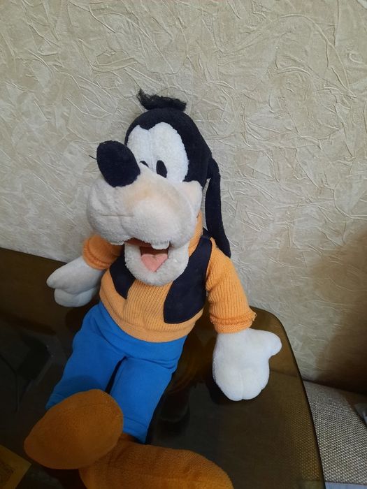 Женские сумки и мягкие игрушки