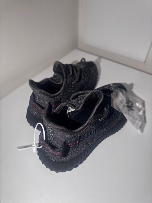 yeezy 350 v2 black reflective