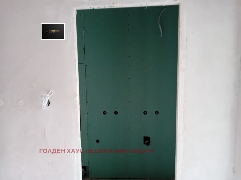 Продава се Тристаен апартамент в Перник, Изток - 103 кв.м за 799 €/кв.м - Снимка #11