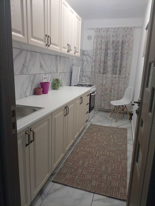 Inchiriez garsoniera zona Politia locala