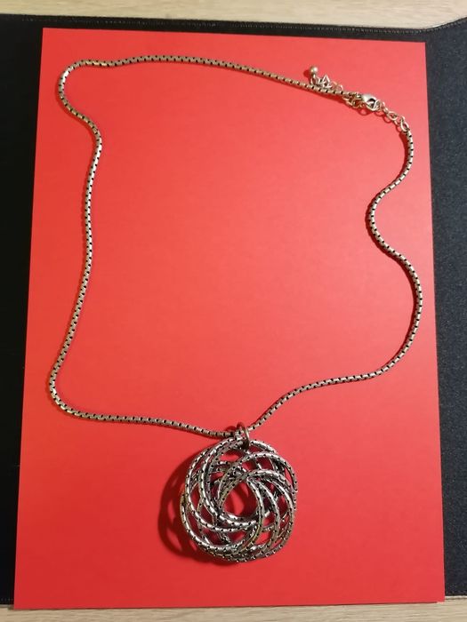 Coliere diferite modele