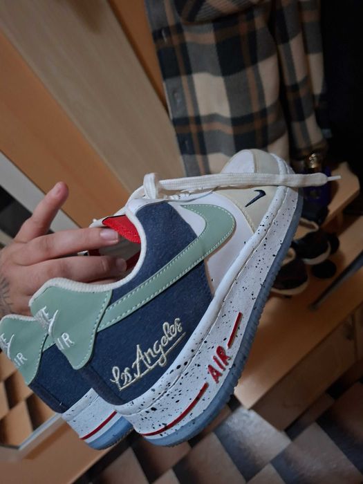 Многоцветни найкове nike