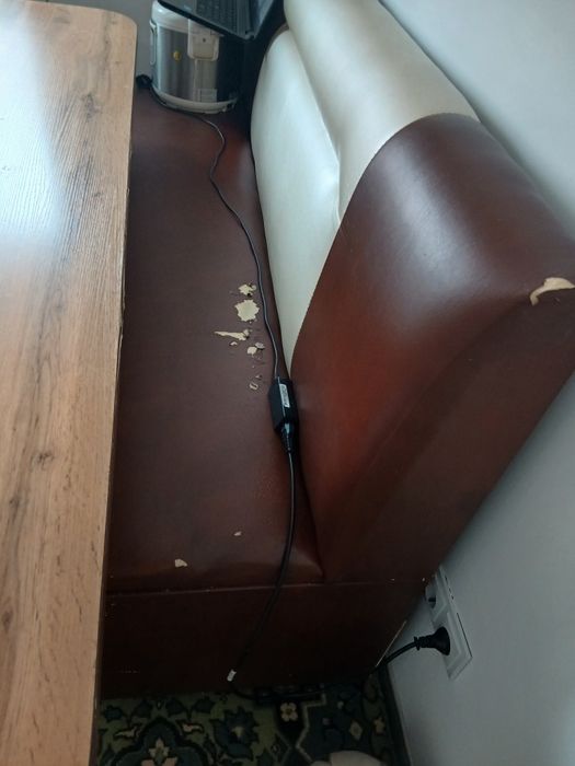 Продам стол состояние среднее