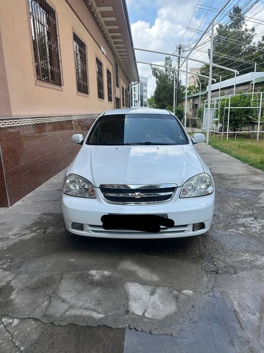 Lacetti sotiladi