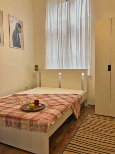 Дава се под наем Тристаен апартамент в Пловдив, Център - 72 кв.м за 219.3 € - Снимка #1