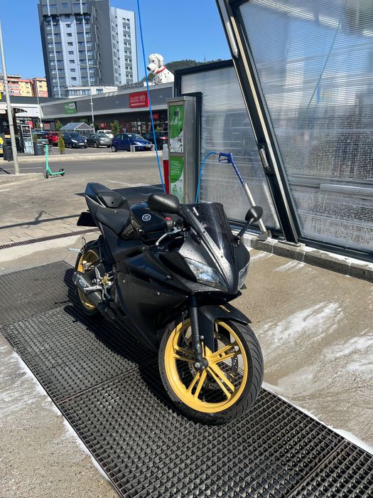 Yamaha YZF R125 (nu CBR KTM MT)