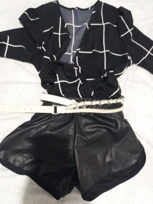 Риза боди и къси кожени
