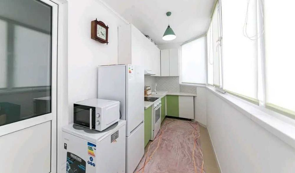 Продам 2ком студия жк Аблайхан рядом Хазрет султан