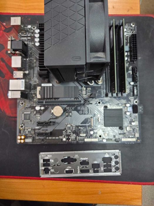 Материнская плата Gigabyte B760 DS3H DDR4+ I5-12400F + DDR4 32Gb