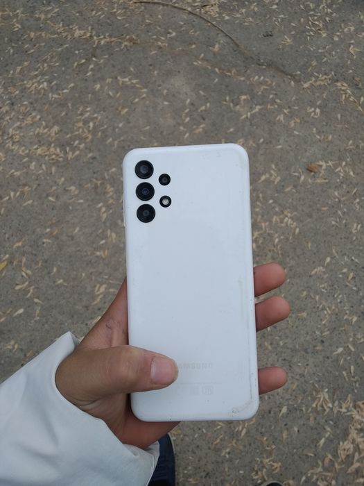 A 13 telefon 32 talik qotmidi srochna sotiladi