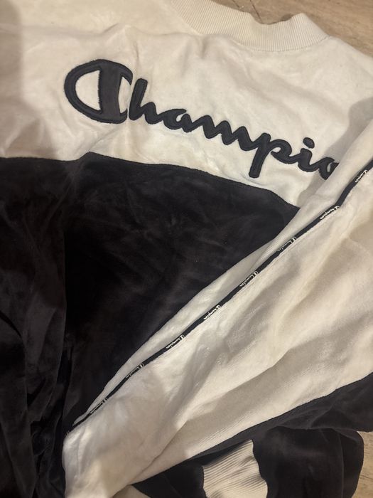 Черно-бял комплект CHAMPION