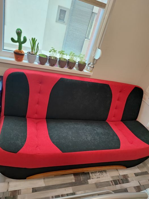 Разтегателен диван