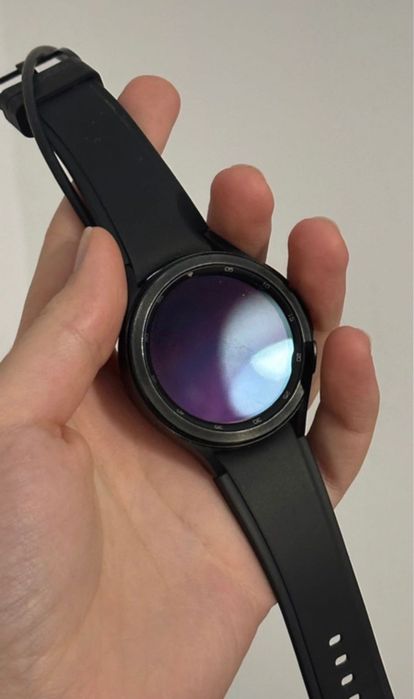 Smartwatch Samsung Galaxy Watch 4 Classic 46 mm – stare foarte bună – încărcător wireless inclus