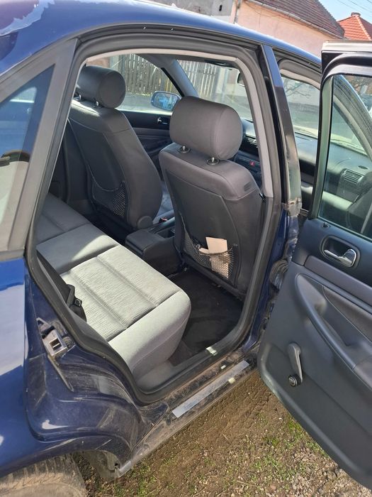 Vand Audi A4 1.6 2000