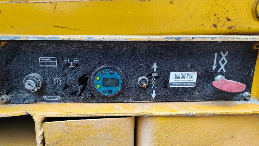 Vand / Inchiriez Nacela Haulotte Compact 10