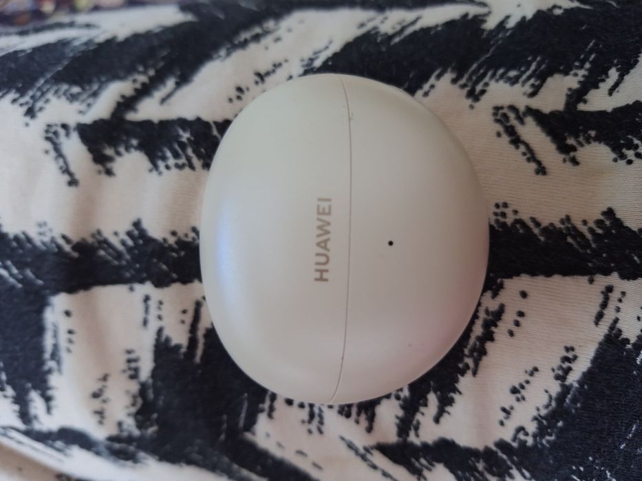 Huawei Free Clip наушники