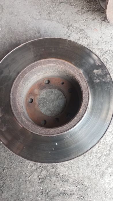 Продам два тормозных диска бмв е34 оригинал