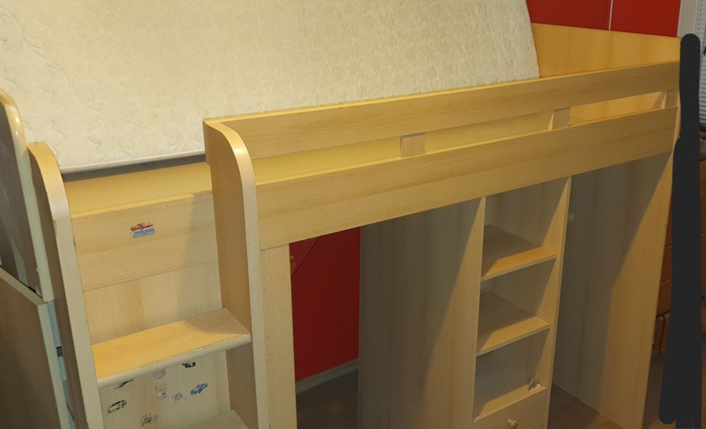 Детско легло със стълба