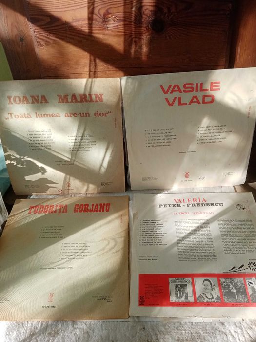 17 bucăți discuri de vinil din perioada comunistă