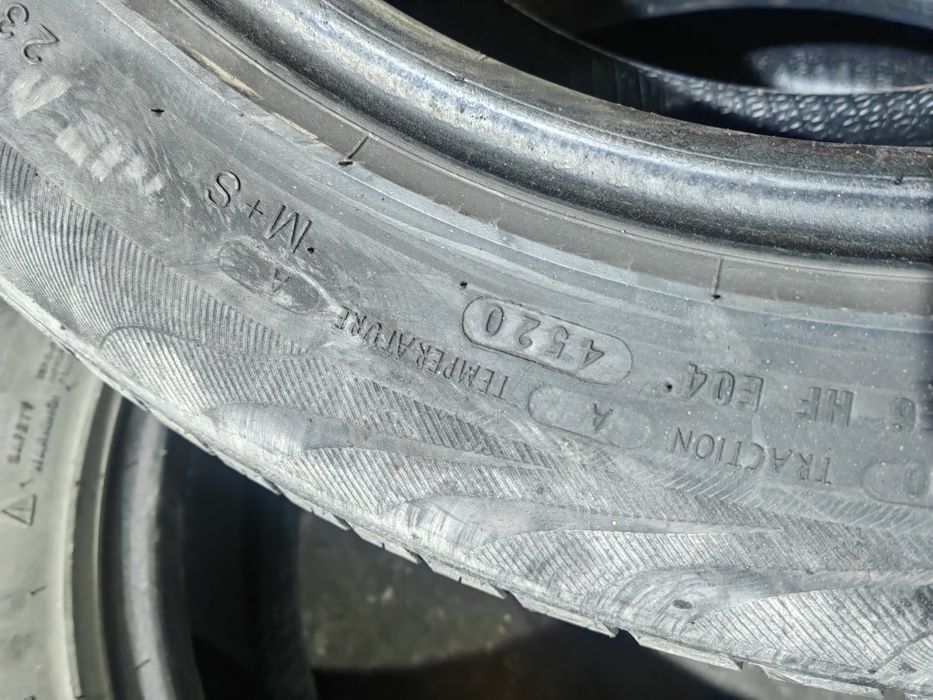 Cauciucuri 235 60 R18