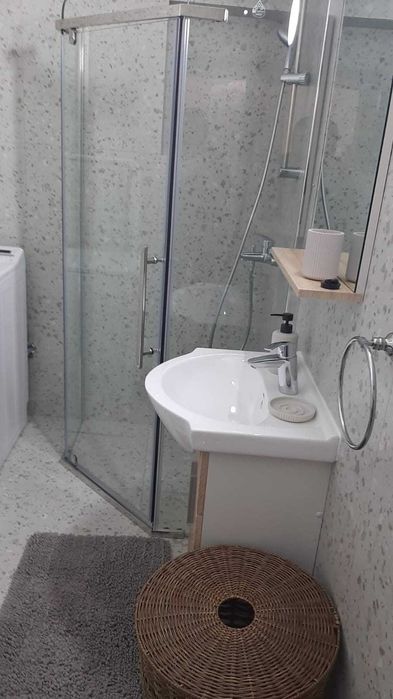 Închiriez garsonieră ultracentral