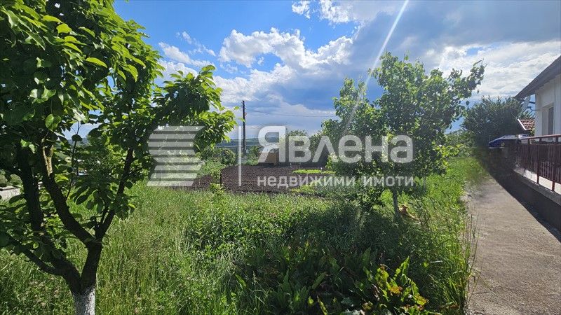 Продава се Промишлена сграда в с. Алдомировци, Област София-област - 7291 кв.м за 39 €/кв.м - Снимка #9