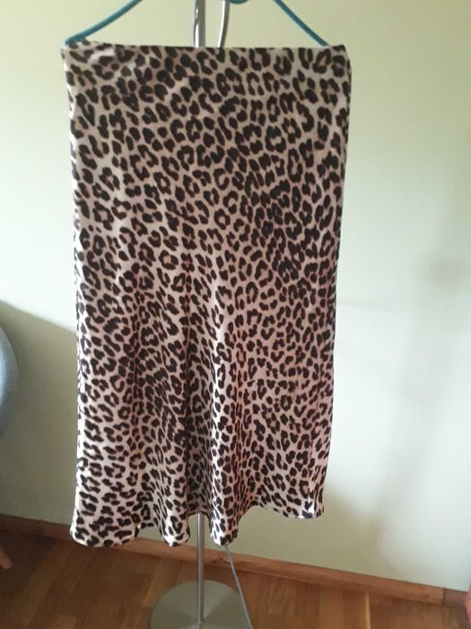 Fusta animal print 36/38 Noua material satinat