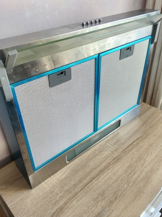 Продам вытяжку на кухню