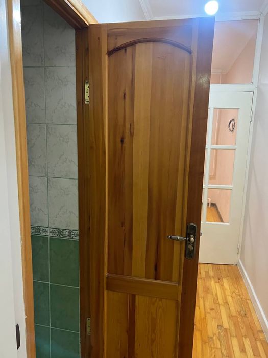 Б/у двери и ламинат