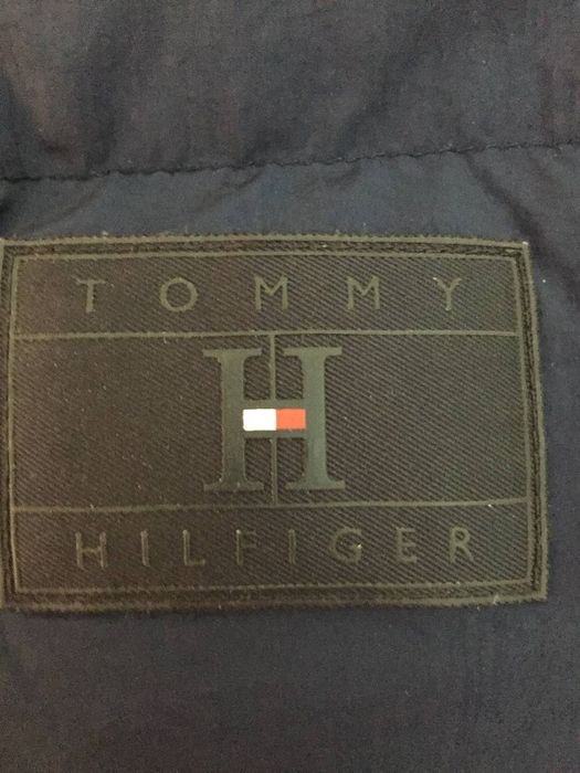 Пуховик Tommy HILFIGER.