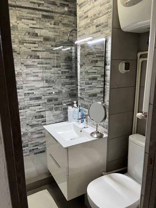 Vand garsoniera in A-uri (Ostroveni) , foarte curata!