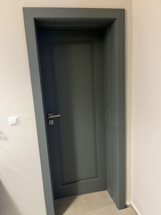 Montez uși interior