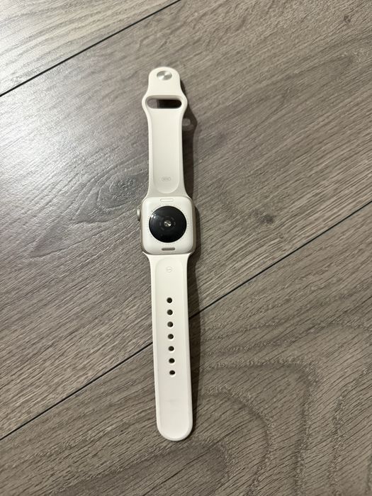 Apple watch SE(gen 2) 40mm starlight