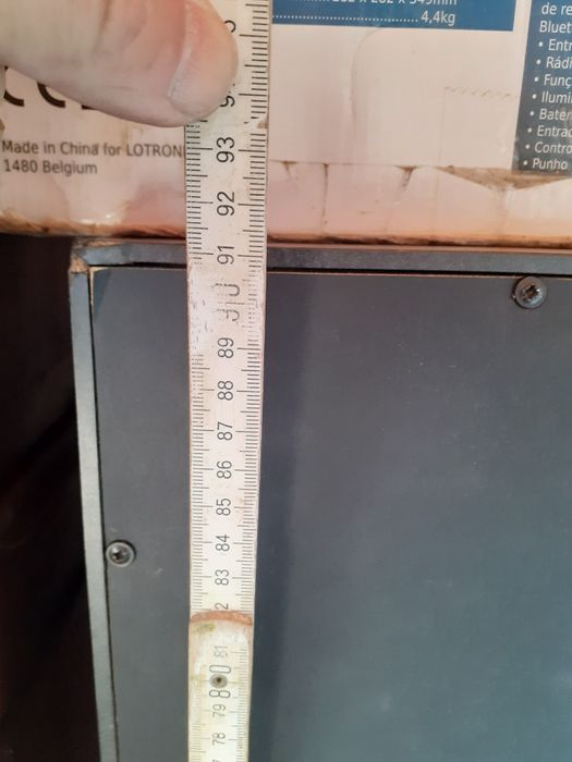 Boxe audio de podea Sanyo pe trei căi