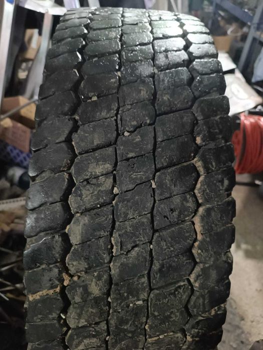 Шины грузовые 235/75/17,5