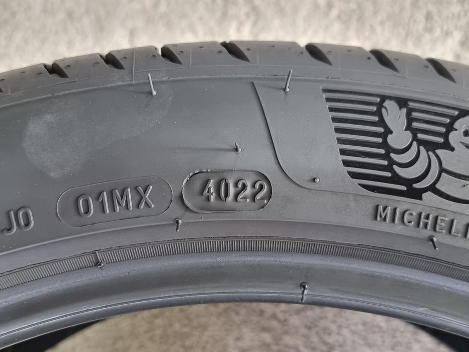 "Dot 22" 255/40/18 Michelin 2Броя: 125€ 6мм