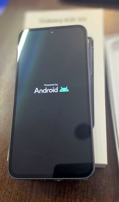 Samsung a 35  stare impecabila