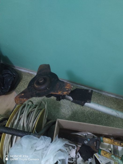 Продам тример для стрижки газона