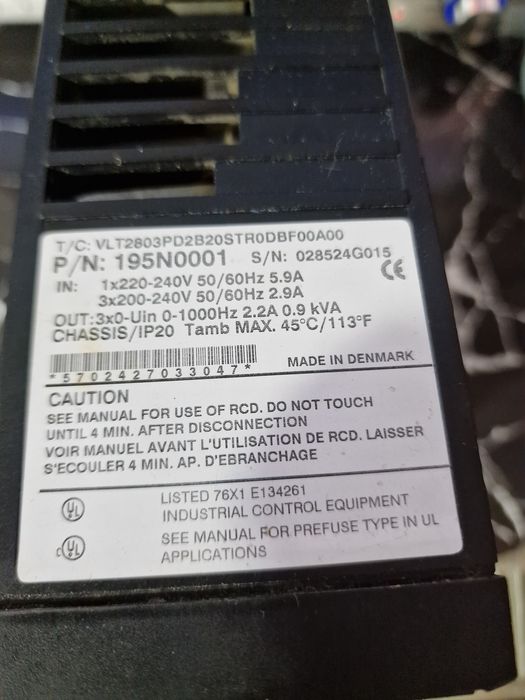 Частотный преобразователь 0.9 кVA.