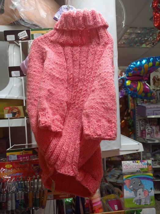 Продаются шлейки и  одежда для кошек и собак