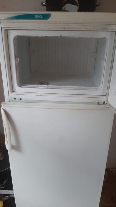 рабочий холодильник