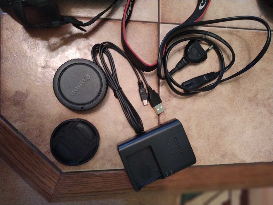 Vând cameră foto Canon