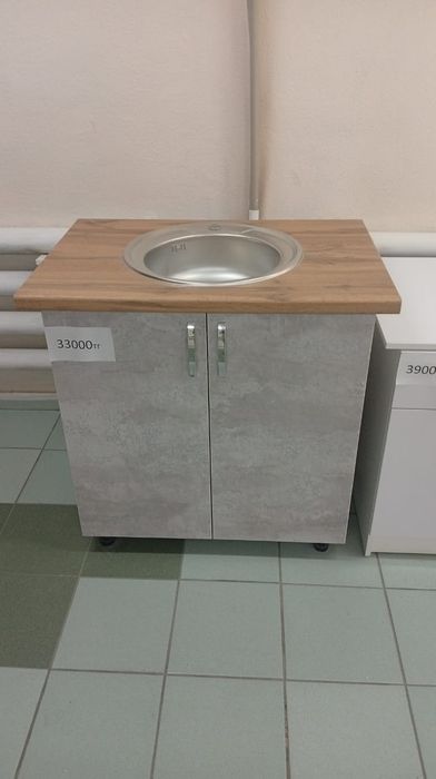 Продам столы новые
