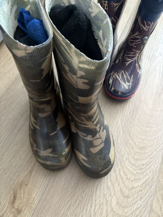Отдам резиновые сапоги размер 25,27
