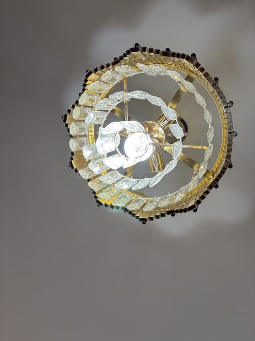 Люстра в хорошем состаянии