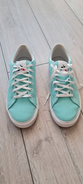 Vând încălțăminte sport Le Coq Sportif