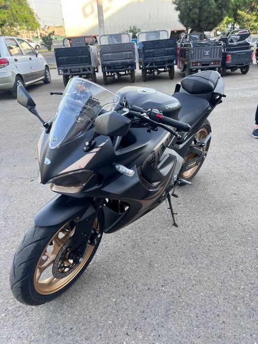 Motochikl bor nasiy savdo bolib tolashga 250 abs 400 bor