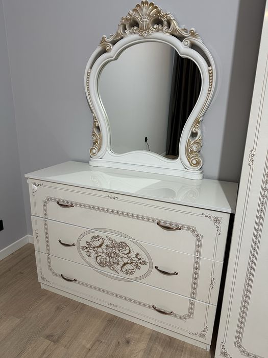 Продам спальный гарнитур