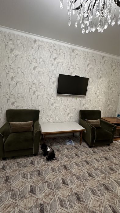 Диван раскладыается + 2 кресла + 5 подушек продается