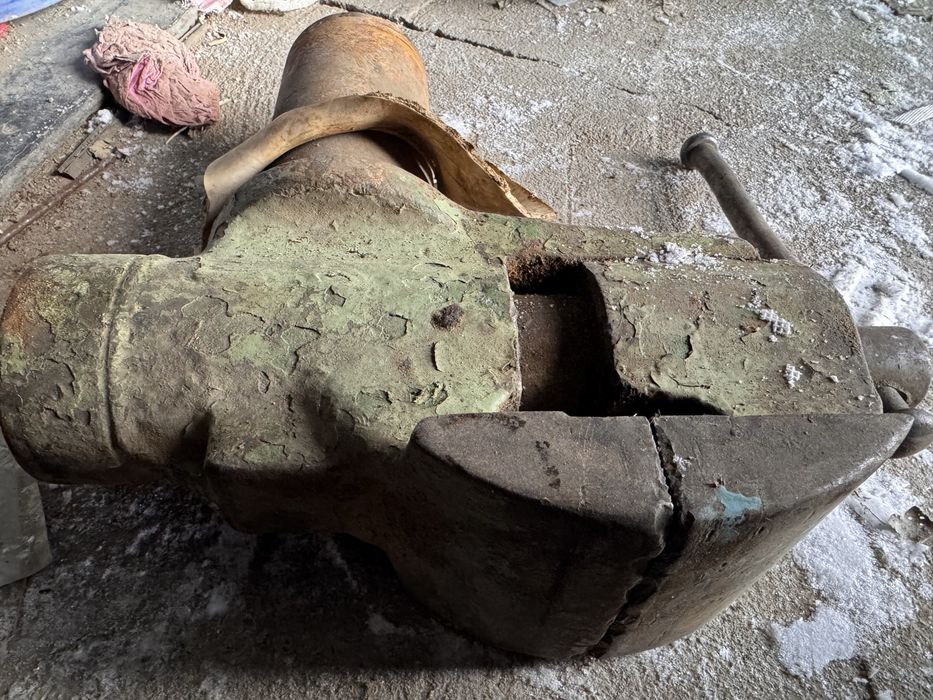 Тиски рабочий в хорошем состоянии